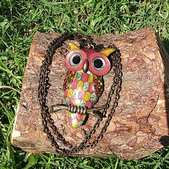Large Embellished Owl Necklace Pendant - Picture 11 of 17